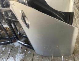 Дверь задняя левая для NISSAN LEAF AZE0  запчасти бу