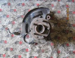 Ступица передняя левая для SUBARU LEGACY B4 BE5/BE9/BEE  запчасти бу