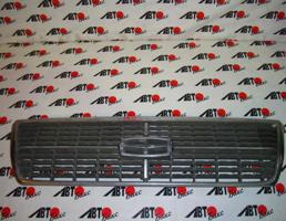 Решетка радиатора для NISSAN GLORIA CY31/PAY31/PY31/Y31/UY31  запчасти бу