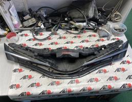 Решетка радиатора для TOYOTA VITZ NSP130  запчасти бу