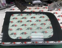 Стекло боковое заднее левое для NISSAN NV200 VM20  запчасти бу