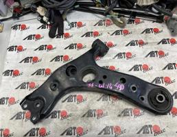 Рычаг передний нижний правый для TOYOTA PRIUS ZVW30  запчасти бу