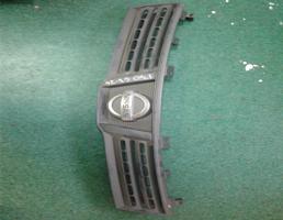 Решетка радиатора для NISSAN WINGROAD Y12  запчасти бу
