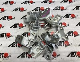 набор петель для TOYOTA PRIUS ZVW30  запчасти бу