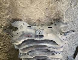 балка передняя для HONDA INSIGHT ZE2  запчасти бу