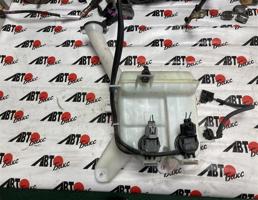 Бачок омывателя для TOYOTA RACTIS NCP120  запчасти бу