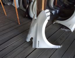 Крыло переднее правое для TOYOTA PRIUS ALPHA ZVW41  запчасти бу