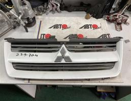 Решетка радиатора для MITSUBISHI DION CR5W/CR6W/CR9W  запчасти бу