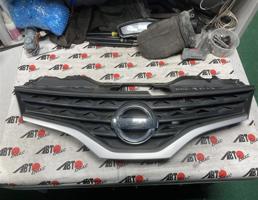 Решетка радиатора для NISSAN NV200 VM20  запчасти бу
