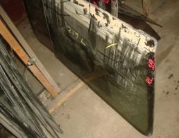 Стекло боковое заднее левое для MITSUBISHI PAJERO V44W/V45W/V46W/V55W/V24W/V25W/V26W  запчасти бу