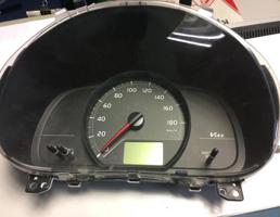 Щиток приборов для TOYOTA VITZ  запчасти бу