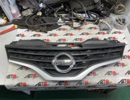 Решетка радиатора для NISSAN NV200 VM20  запчасти бу
