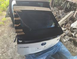 Дверь задка для TOYOTA PRIUS ZVW30  запчасти бу