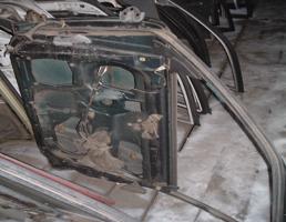 Дверь передняя правая для MITSUBISHI MIRAGE CA1A/CA3A/CA4A/CB1A/CB2A/CB3A/CB4A/CB6A/CB7A/CB8A/  запчасти бу