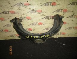 Рычаг передний верхний правый для HONDA INSPIRE UC1  запчасти бу