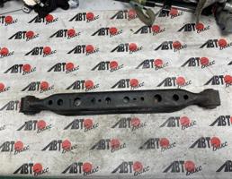 Рычаг задний нижний правый для NISSAN X-TRAIL NT32  запчасти бу